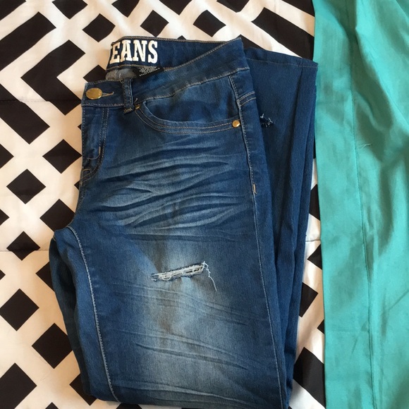 blue ripped jeans - Picture 1 of 3